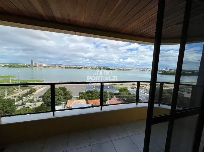 Apartamento à venda na Orla de Petrolina com 3 quartos, 2 suítes, vista panorâmica e 2 vag