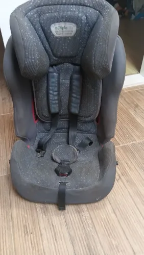 Vendo cadeirinha de carro, usada mais conservada