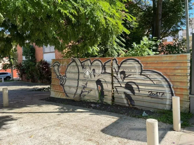 Terreno na Lucas de Oliveira próximo a Protásio Alves