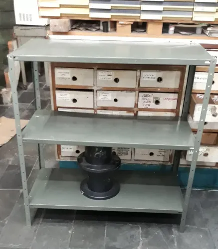 Prateleira de Aço 1,0M X 0,93M c/3 Bandejas de 40CM Reforçadas Hastes de Sustentação