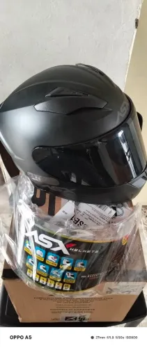 Capacete novo.