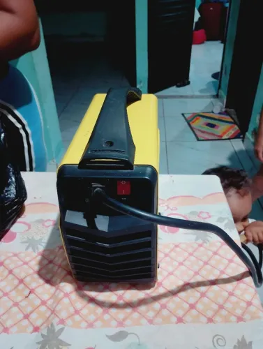 Oi tá bem conservada essa máquina de solda