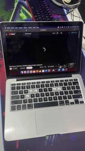 MacBook A1502 - i5 4gb. 120gb