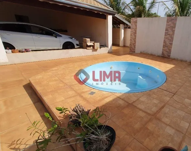 EXCELENTE CASA COM 3 QUARTOS, SUÍTE, PISCINA, QUINTAL EM AREALVA / SP
