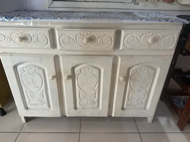 Vendo armário em madeira 