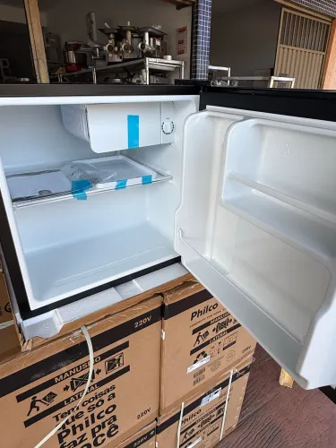 Frigobar 45 litros Philco novo