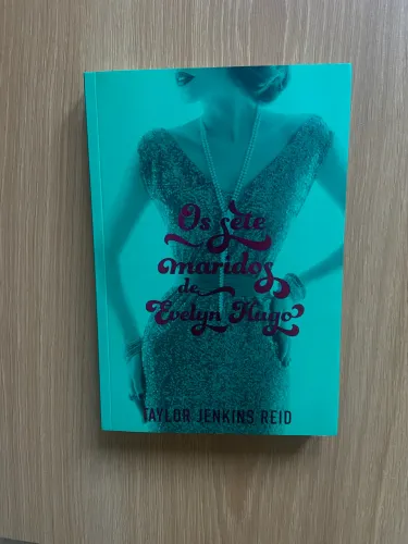 Livro - Os sete maridos de Evelyn Hugo