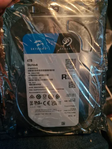 HD 4TB SEAGATE SkyHawk NOVO LACRADO!