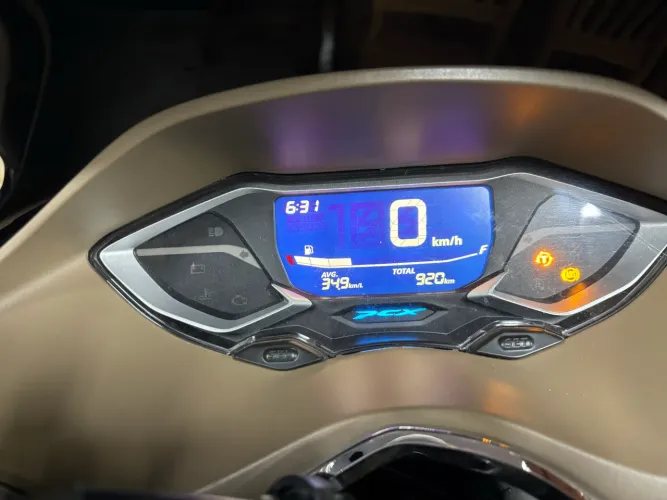 Honda PCX 160 DLX Scooter