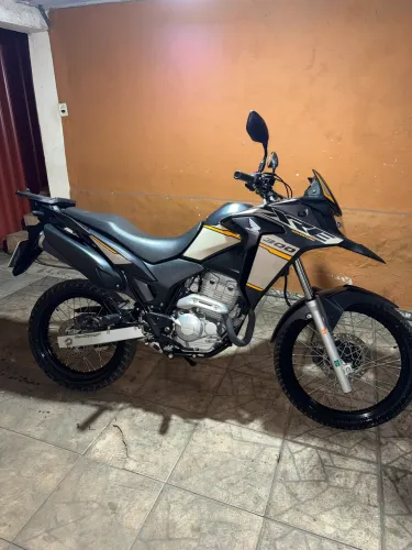 Xre 300 com 7 mil km 