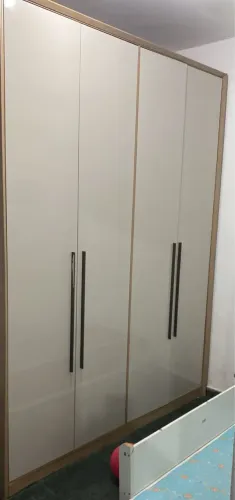 Guarda roupa de solteiro