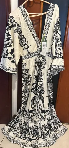 Vestido Farm na etiqueta 