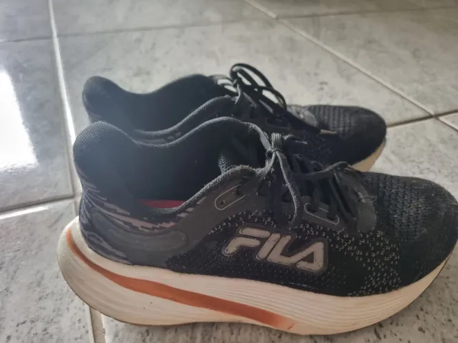 Tênis Fila usado