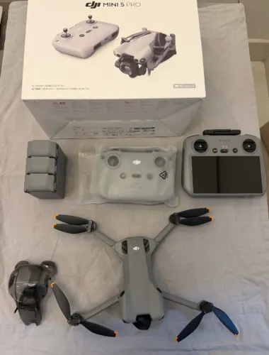 Drone Dji Mini 5 Pro Fly More 4K Controle c/ Tela