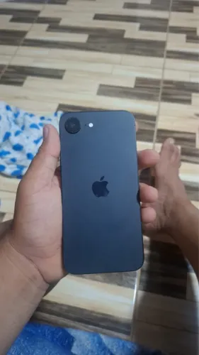 iPhone 16e