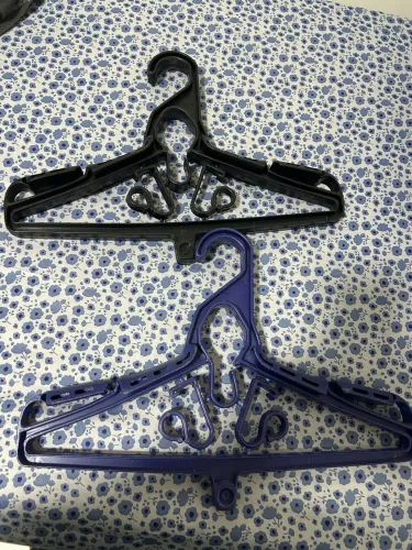 Cabide e bolsa próprios para roupa de mergulho