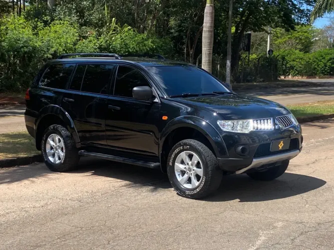 Mitsubishi Pajero Dakar 3.2 4X4 T.i. Dies. 5P Aut. 2013
