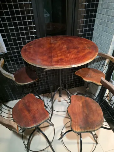 Mesa banqueta de ferro e madeira 