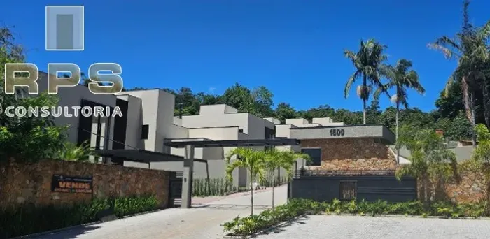 Casa a venda no Condomínio Reserva Juca Peçanha na Vila Santista em Atibaia