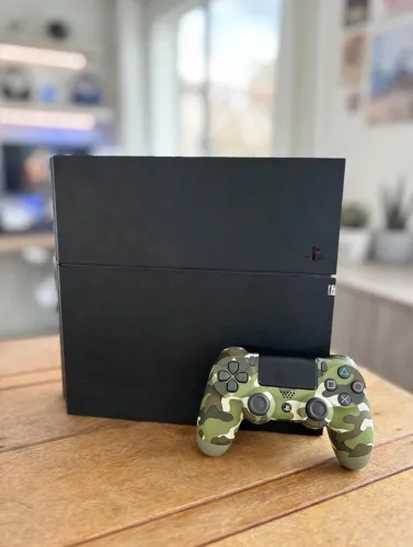 PS4 acompanhando 3 jogos 