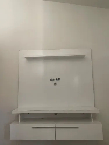 Painel para TV com Armário Suspenso Branco