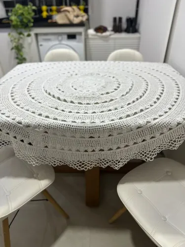 Toalha de mesa redonda em crochê branca diâmetro 150cm