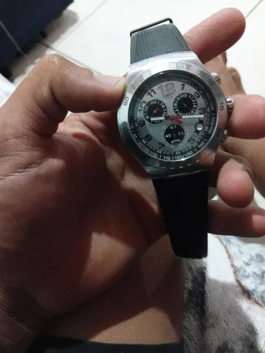 Vende-se relógio