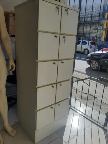 Armário guarda volume