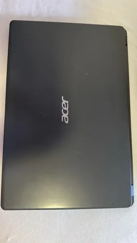 Vendo notebook Acer Aspire 3, tela de 15,6?, processador Intel Core i3 de 8ª geração.