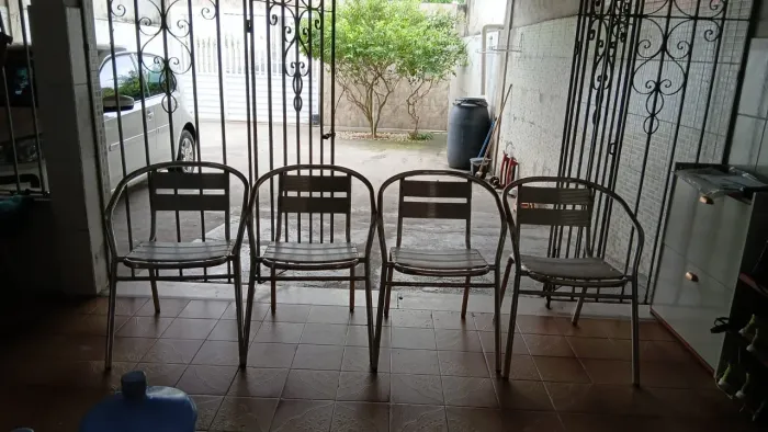 Cadeiras de alumínio (valor unitário)