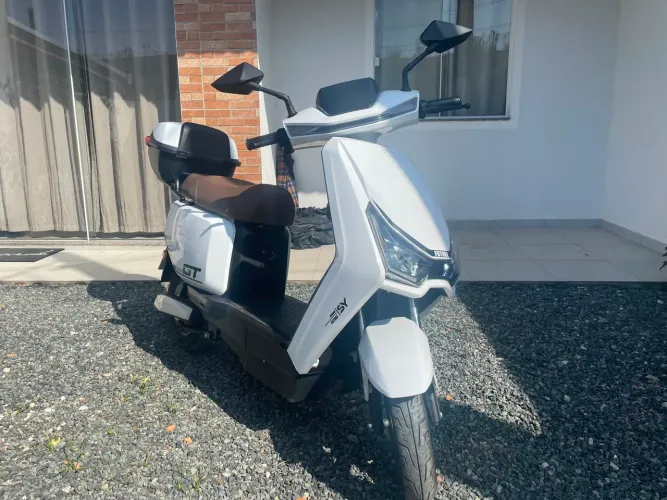 Scooter Elétrica SY FUTURE GT 1000W - Semi-Nova (Apenas 100 km rodados)