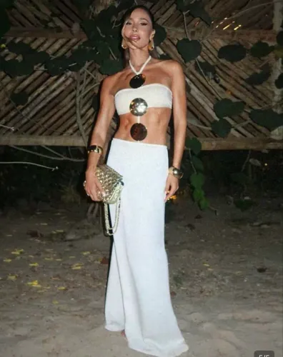 Conjunto moda praia elegante