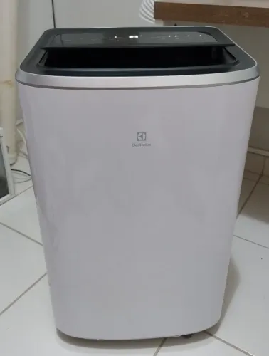 Ar condicionado portátil Eletrolux praticamente novo 