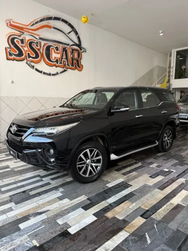 Toyota Hilux SW4 SRX 4X4 2.8 TDI 16V Dies. Aut. 2016