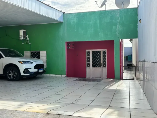 vende se linda casa Bairro Tijucal
