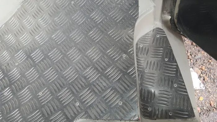 Xadrez Alumínio pra Piso de Van / Kombi / Onibus 