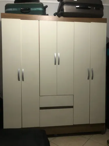 Guardar roupas de solteiro 