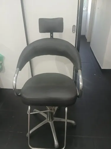 Cadeira De Cabeleireiro Hidráulica Preta Para Salão - Ótimo Estado
