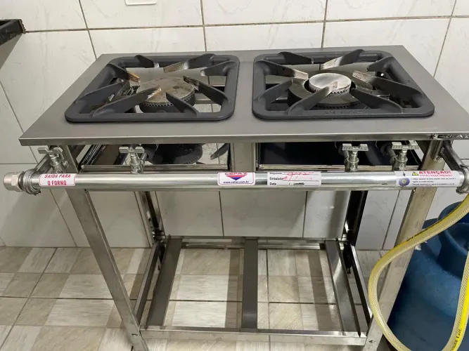 Fogão Industrial em inox 2 bocas.