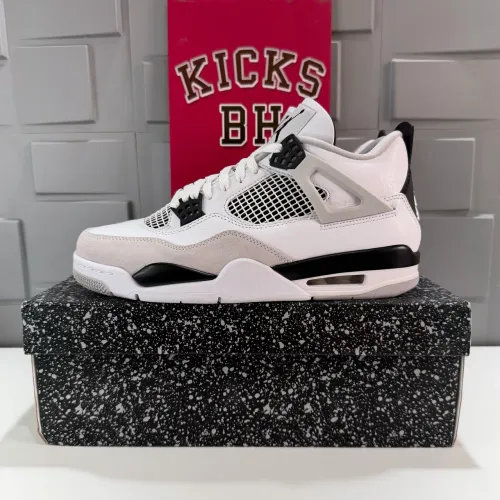 Air Jordan 4 Military Black 42,5