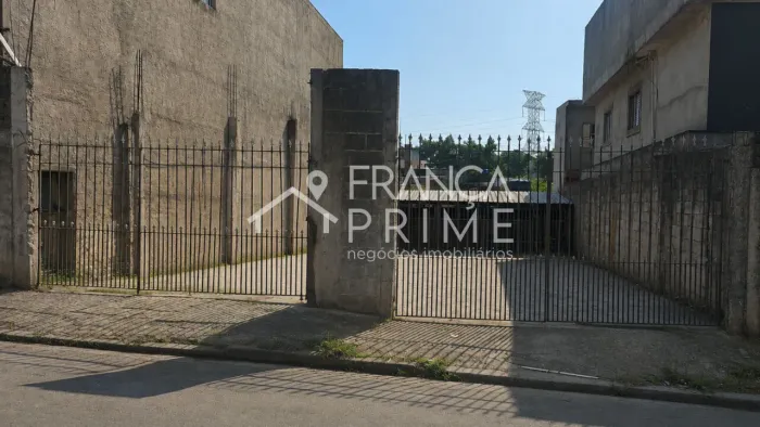 Casa de 3 Cômodos, terreno de 230 mts, PRONTO PARA CONSTRUIR