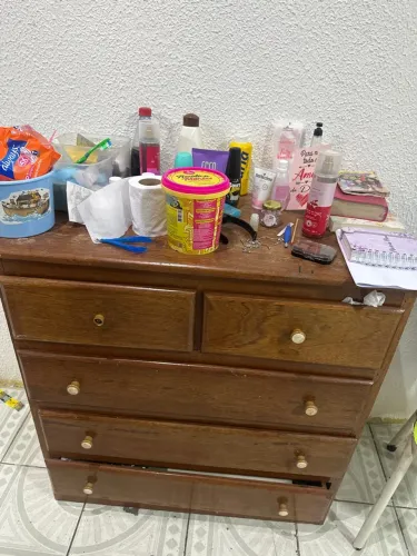 Vende-se CÔMODA DE MADEIRA!