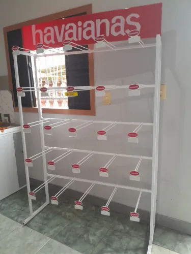 Expositor Havaianas Novo.