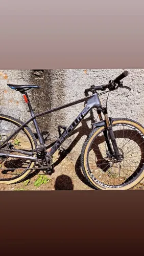Mtb absolut carbono aro 29 aceita troca por moto