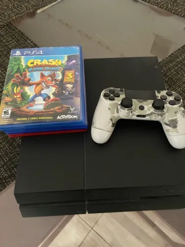 PS4 1 controle 3 jogos físicos