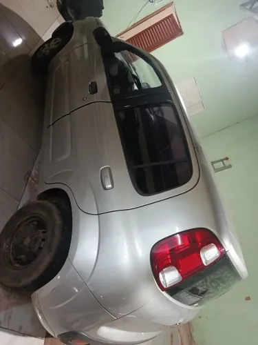 Fiat Uno Vivace Celeb. 1.0 EVO F. Flex 8V 3P 2012
