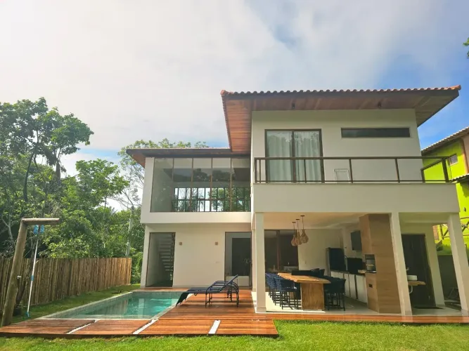 Cód. 8012 Açu da Torre Casa com 4 Suítes Reformada e Área Gourmet