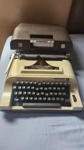 Máquina de escrever datilocrafar Remineton 15