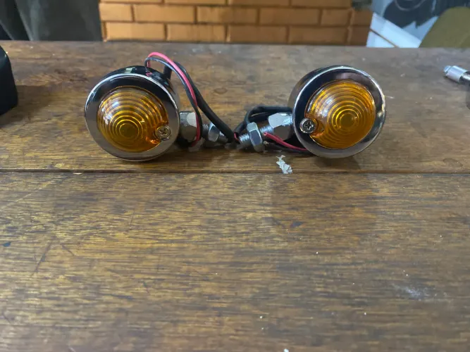 Pisca seta cromado Custom em metal