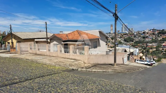 Casa Padrão em Ponta Grossa